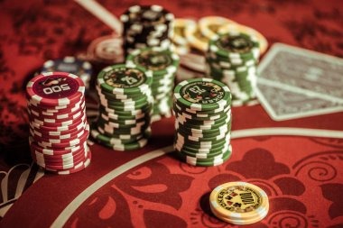 Live dealer table streaming on asik toto mobile